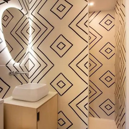 Centre Charme, Piscine, Parking & Climatisation سان تروبيه