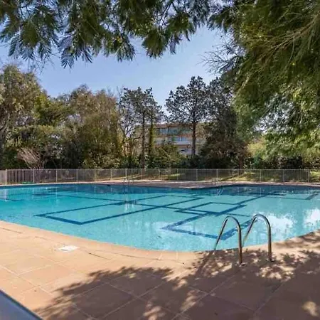شقة Centre Charme, Piscine, Parking & Climatisation سان تروبيه