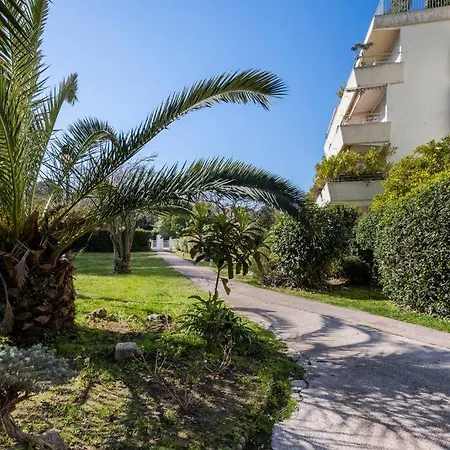 Apartment Centre Charme, Piscine, Parking & Climatisation *